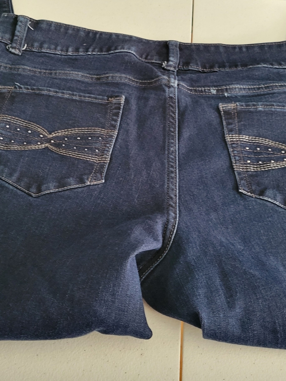 Lee Women’s Dark Blue Straight Leg Jeans with Embroidered Back Pockets